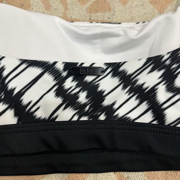 NWT DKNY Black & White Bikini Top Size Medium SPF 50 Square Neck - Picture 4 of 4